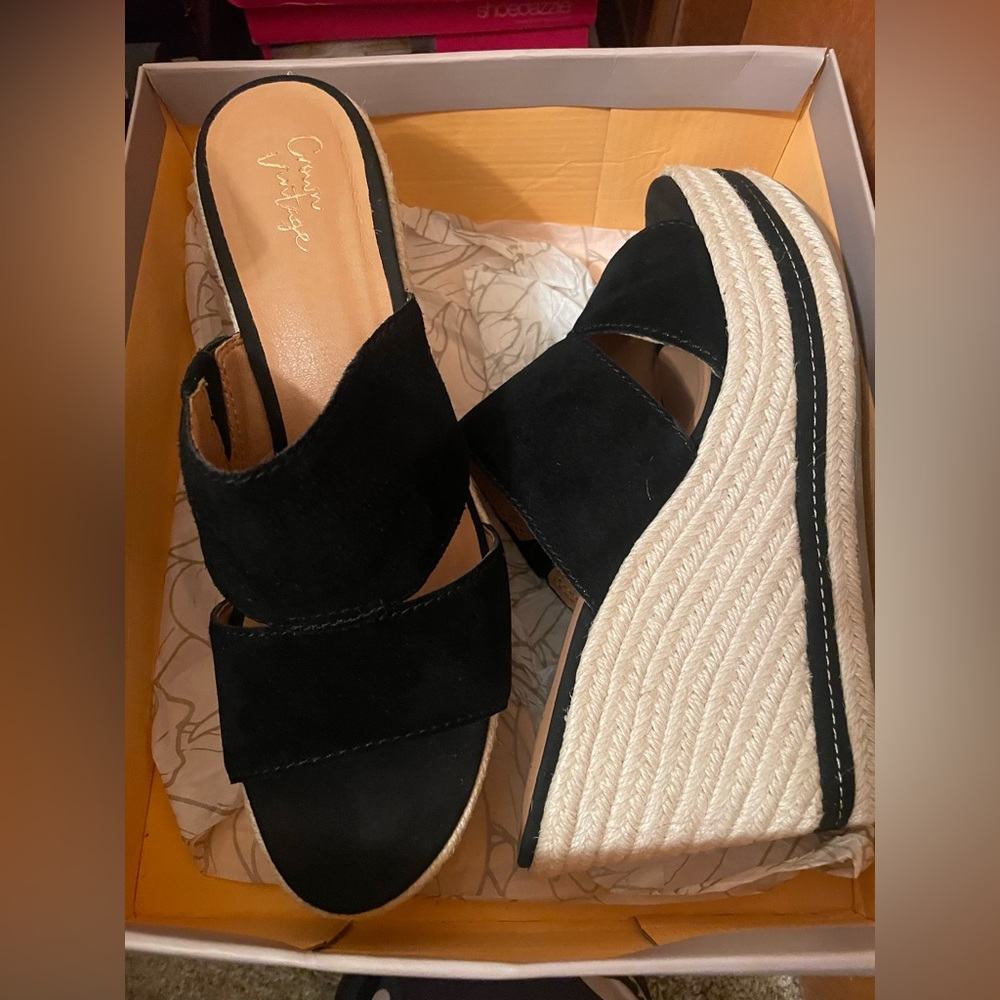 Black Slide Wedge